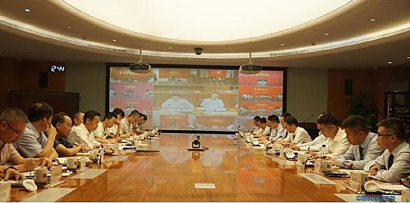 民航中南地区管理局局长胡振江与海航集团举行会谈并开展安全督导