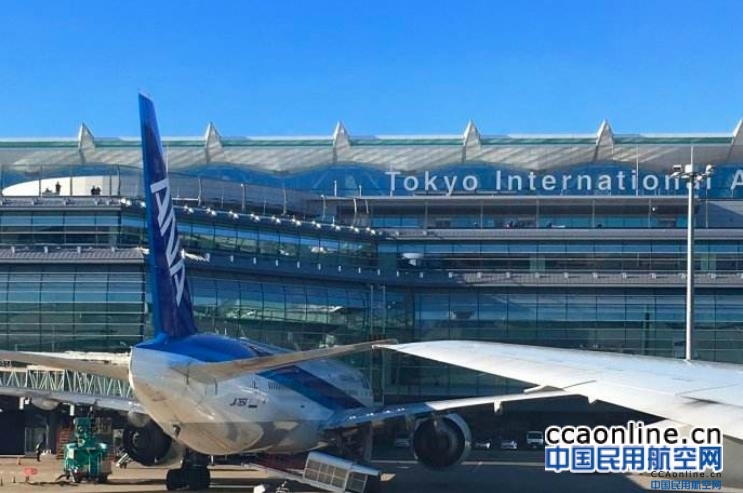 日本羽田机场一辆作业车误入跑道，险与飞机擦撞