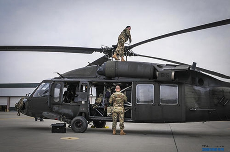 美国国民警卫队一架UH-60“黑鹰”直升机坠毁，3名士兵丧生