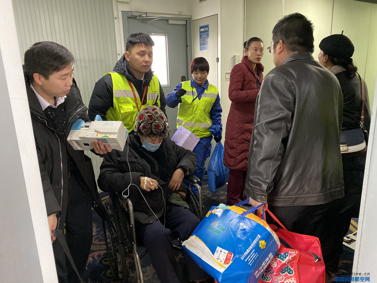 天津航空开辟绿色通道 保障旅客紧急就医