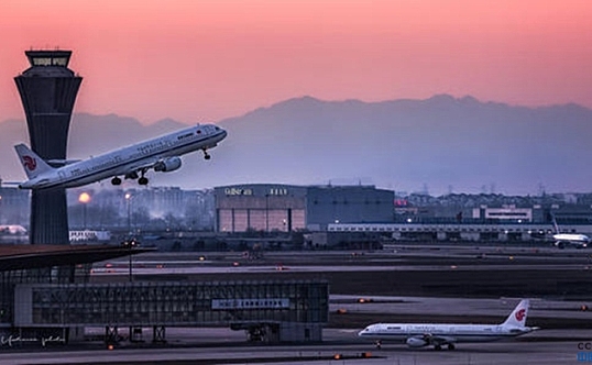 大兴机场迎来首个春运，北京两场计划起降航班76400架次