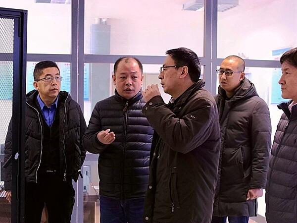 民航局空管局党委书记高毅到甘肃分局木寨岭雷达站慰问