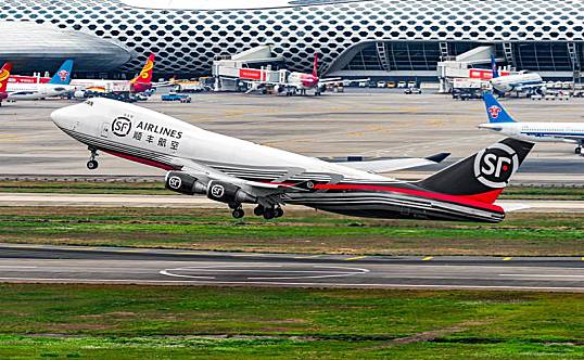 运力提升空管服务升级--深圳空管站保障顺丰747重型货机援飞武汉