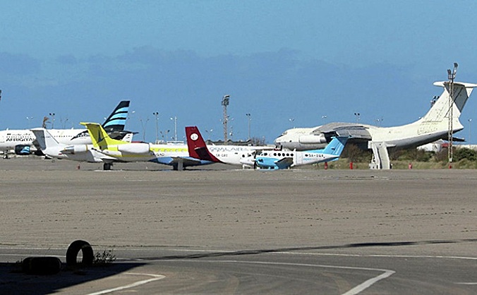 米提加机场遭遇炮击，两架客机损毁，多名平民伤亡
