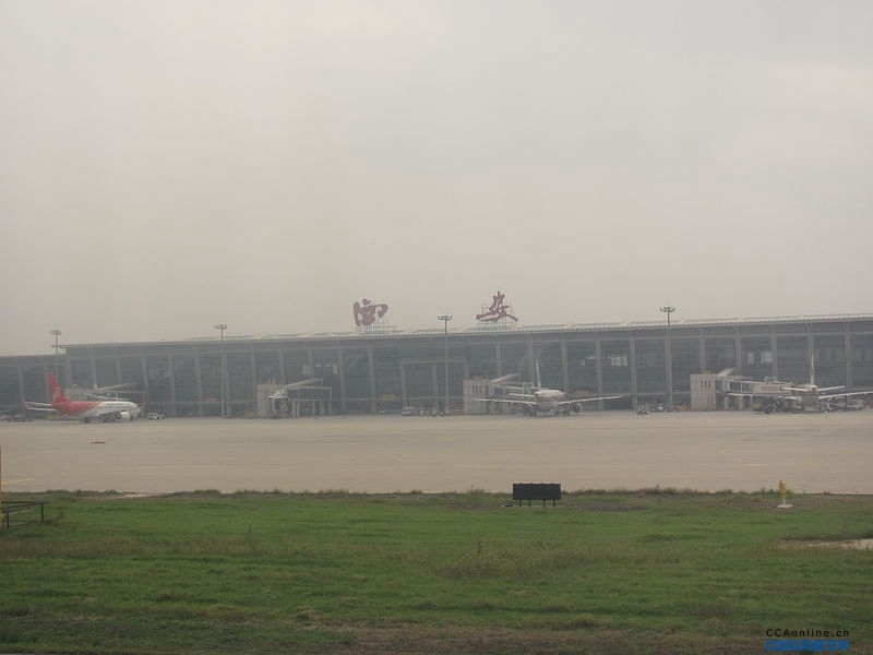西安机场计划7天扩建旅客分流中心，就地隔离留观确诊疑似病例