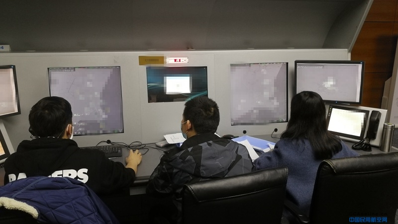 西南空管局管制中心区管二室完成缩小雷达管制水平间隔理论与模拟机培训工作