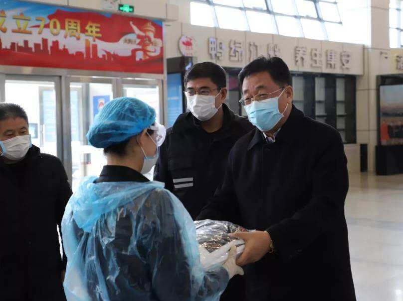 防疫督導獲贊揚 暖心慰問收“糧草”