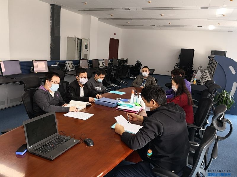 新疆空管局空管中心区域管制中心区域管制一室开展CDO/CCO模拟机培训
