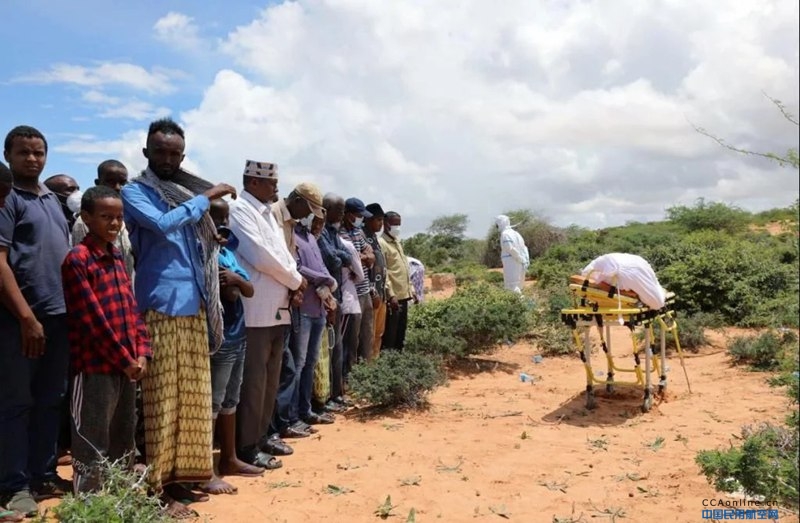 一架运载医疗物资轻型飞机在索马里坠毁，疑被击落