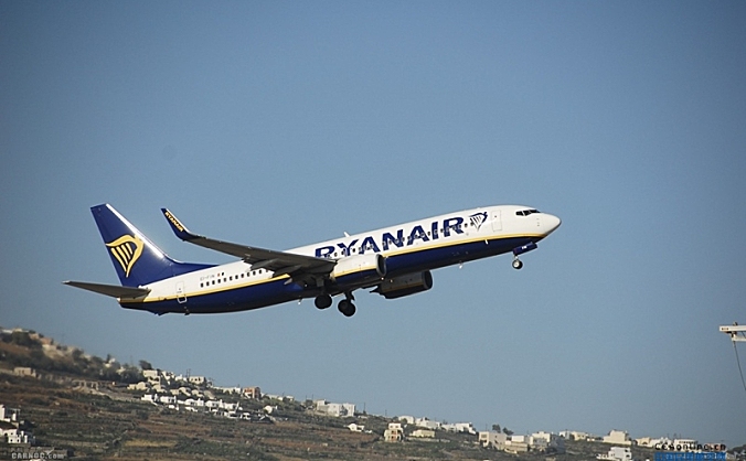 瑞安航空与波音洽谈订购100多架737 MAX 10