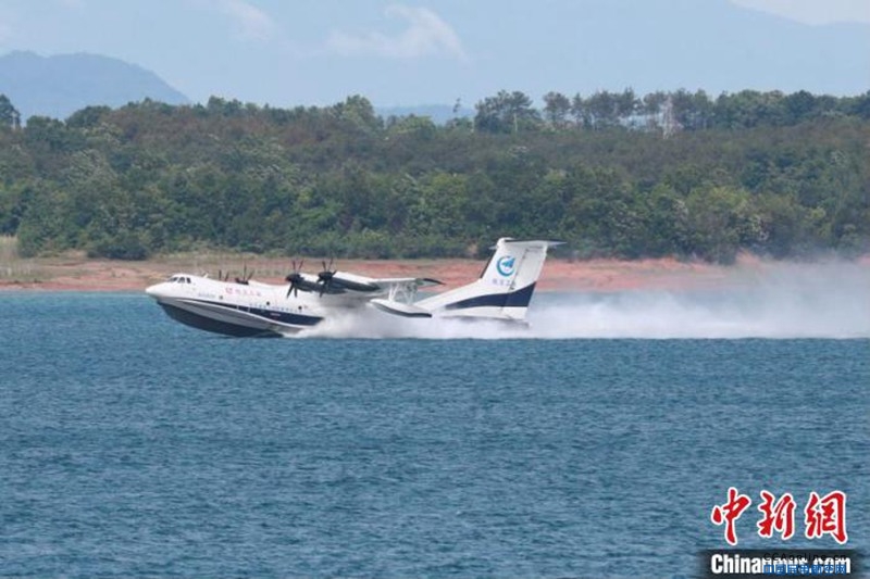 “鲲龙”AG600灭火型飞机预计2025年小批交付使用