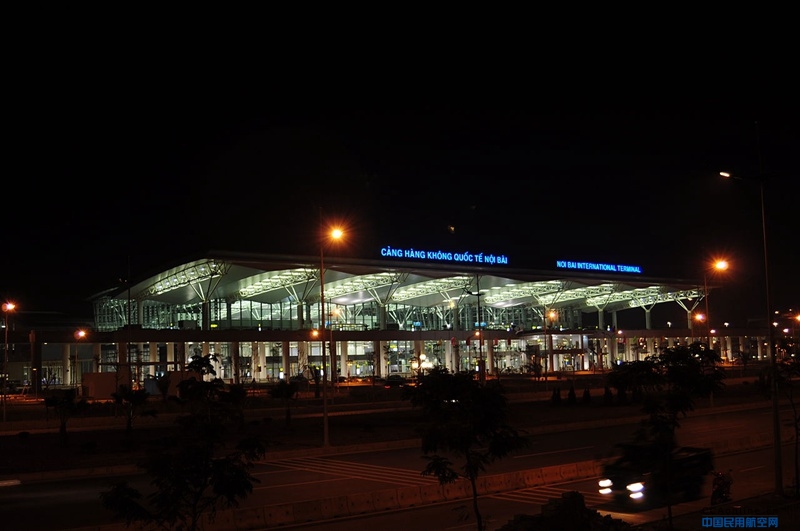 越南内排国际机场暂时调整各航站楼之间的客运运营方案