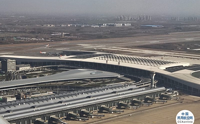 郑州机场提前完成去年货邮吞吐量，客货运规模继续保持中部领先