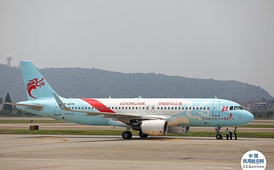 由西宁飞往杭州经停临沂的航班有一例疑似阳性人员，已确定977名机场密接者