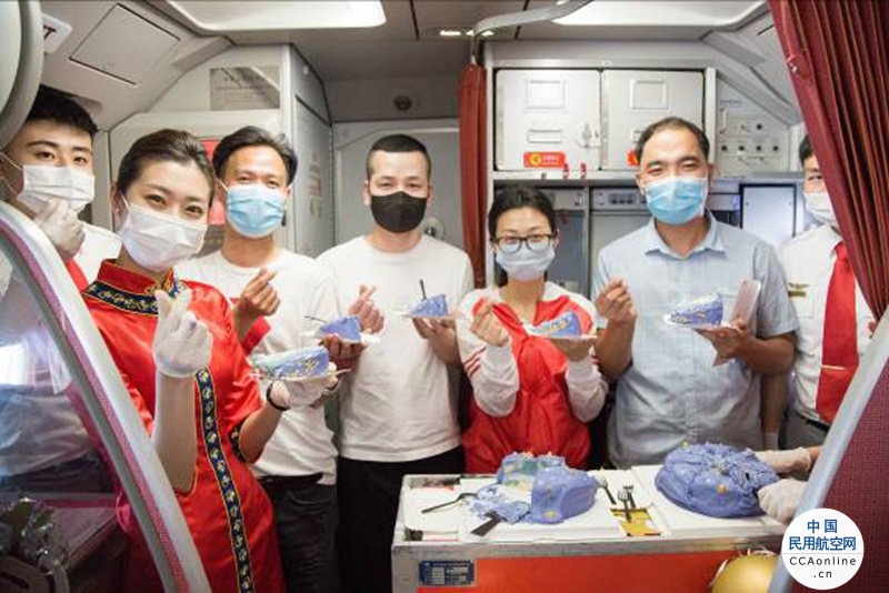 天津航空开展客舱活动，为旅客送上暖心祝福与难忘回忆