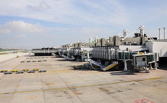 葡萄牙各机场将要求乘客在登机前进行新冠检测