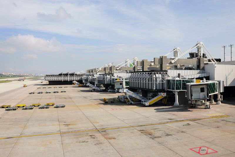 葡萄牙机场罢工令航空业务大受打击，众多航班取消