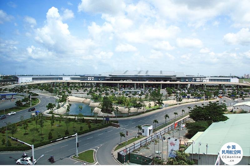 越南航空局关闭新山一机场一条跑道和部分滑行道以进行跑道和滑行道升级改造