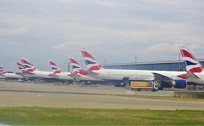 旅客数量骤降95%，希思罗机场呼吁英国政府放宽防疫措施