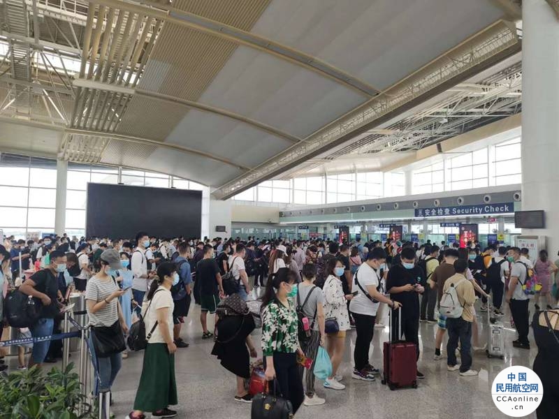南昌机场多措并举保障“五一”假期旅客安心出行