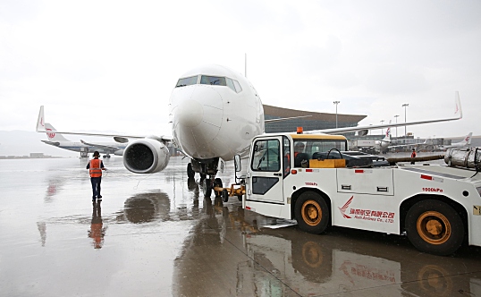 紧急援助，瑞丽航空向德宏州免费承运抗疫物资
