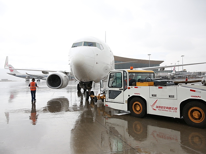 紧急援助，瑞丽航空向德宏州免费承运抗疫物资