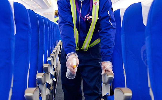 客舱清洁的行家里手——记东航安徽分公司客舱清洁员、培训教员潘贤飞