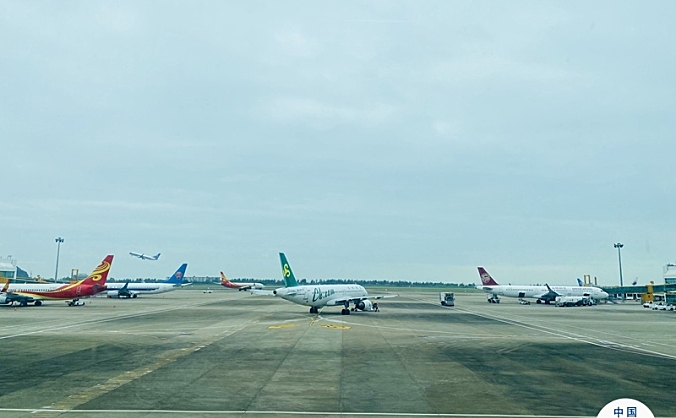 珠海机场执行冬航季航班时刻，首日保障进出港航班222架次