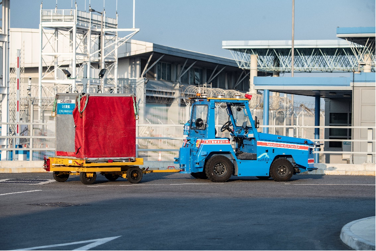 香港國際機場將于2021年第一季度全面采用馭勢科技無人駕駛拖車