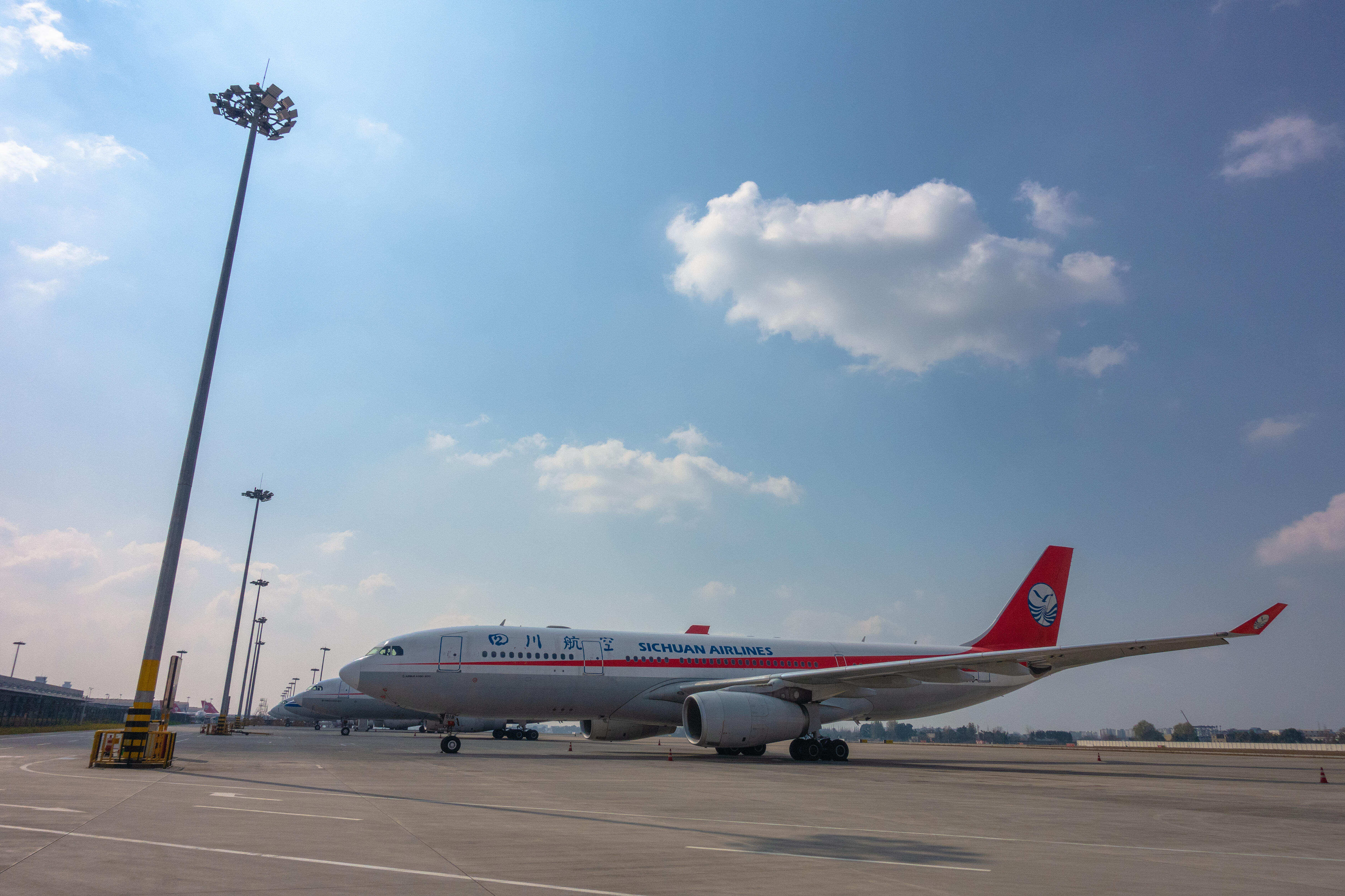 2021年夏航季川航计划新增、加密40余条航线