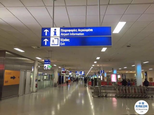 希腊医护未打加强针将每周两检，雅典机场客运量大幅下降