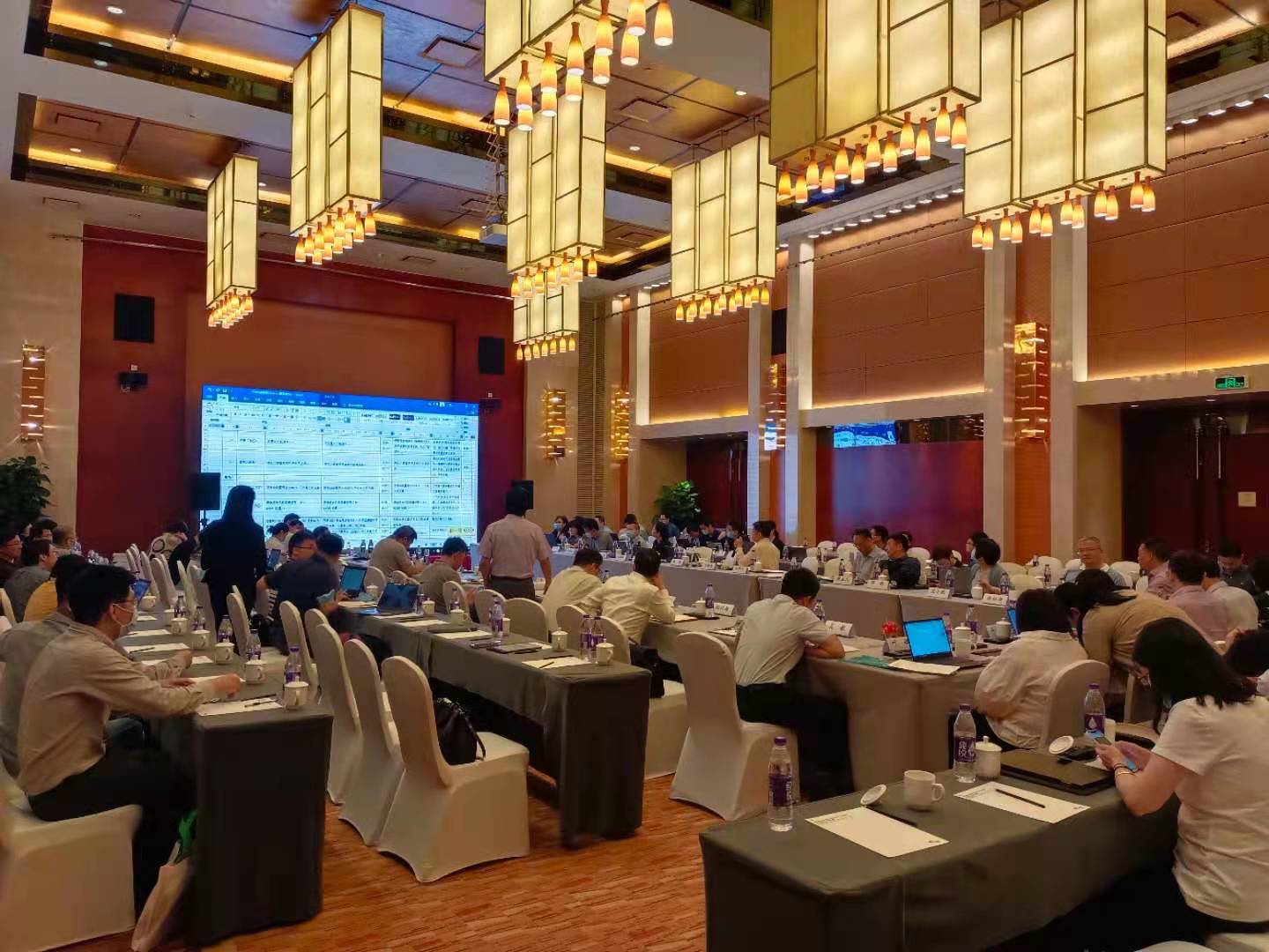 广州白云国际机场三期扩建工程空管工程初步设计评审会议在广州召开