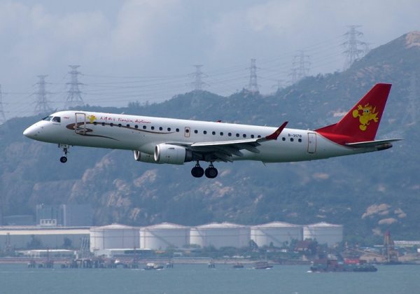天津航空 E190