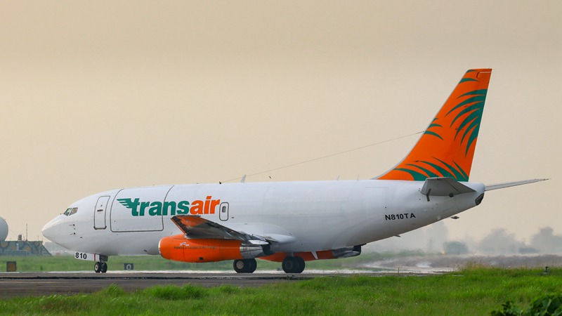 在夏威夷迫降波音飞机的航空货运公司Transair被停飞