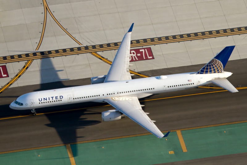 美联航将允许乘客在飞行前在网上预购食品和零食
