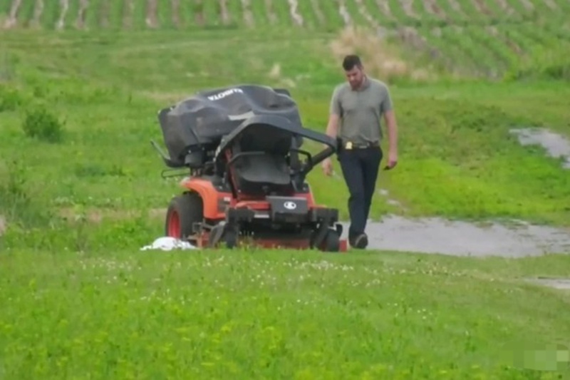 加拿大女子在机场修剪草坪，被一架着陆小型飞机撞死