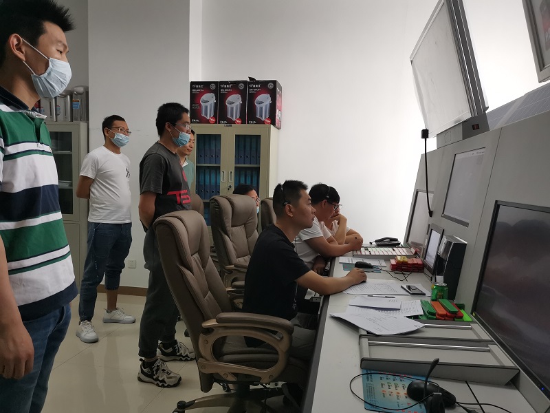青海空管分局进近管制室完成见习管制员放单考核工作