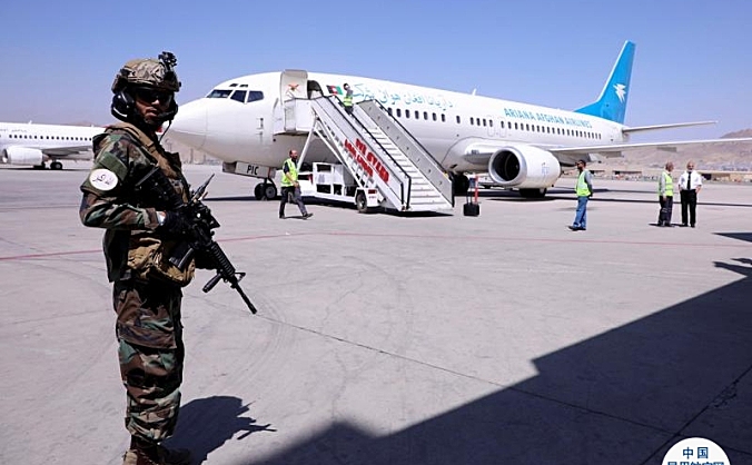 塔利班称从喀布尔出发的国际航班即将开始