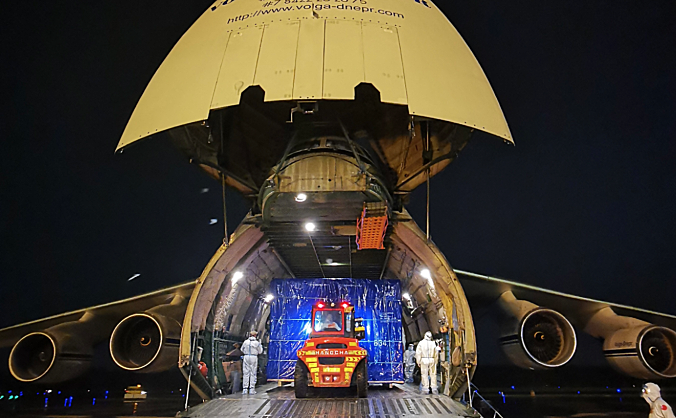 沈阳桃仙机场成功保障 F类宽体大机型安124运输机