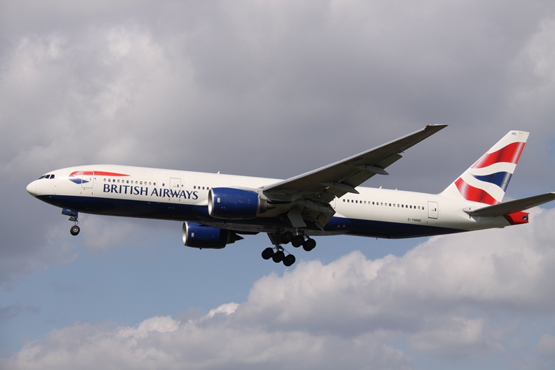 外媒：英国航空客机因乘客死亡在塔什干紧急降落