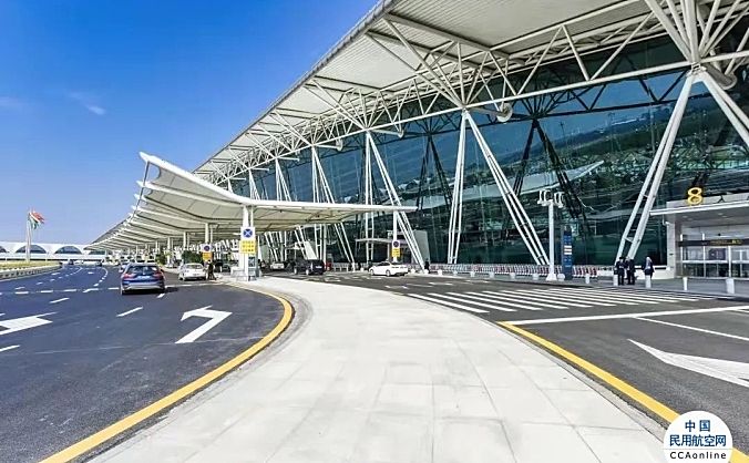 白云机场迎来返程客流高峰， 今日预计接送旅客约15万人次