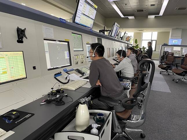 宁夏空管分局进近管制室圆满完成国庆期间保障工作