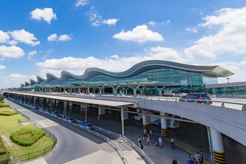 杭州机场轨道快线东段完成首次“热滑”