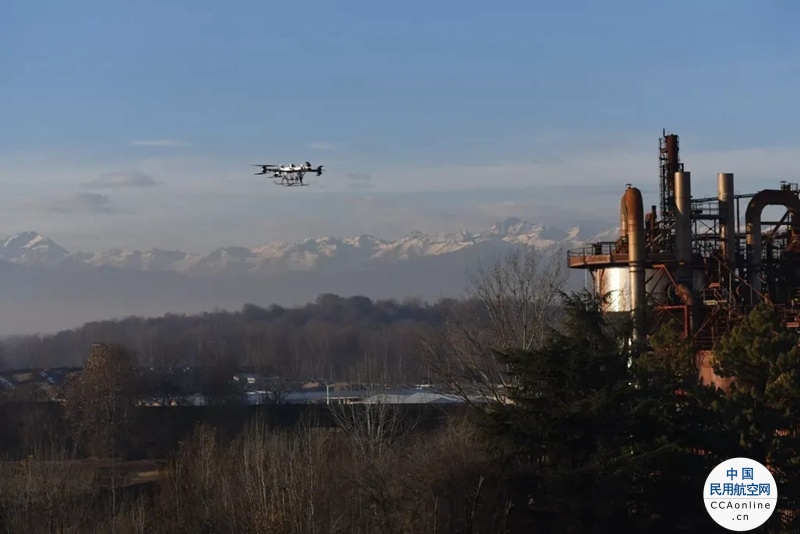 意大利FlyingBasket完成首次无人机重型运输 负载26公斤