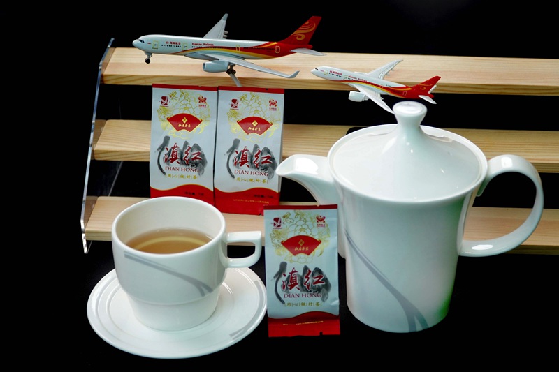 海南航空“滇红茶”亮相客舱  浓浓茶香温暖旅客出行