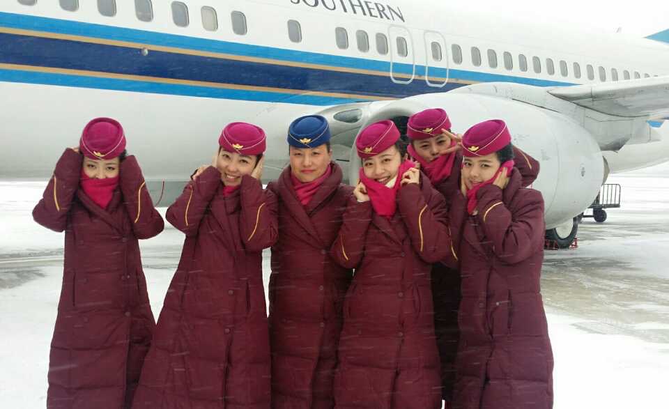 南航空姐冬季羽绒服图片