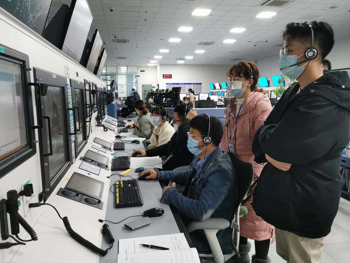廣西空管分局管制青年積極應對封閉運行