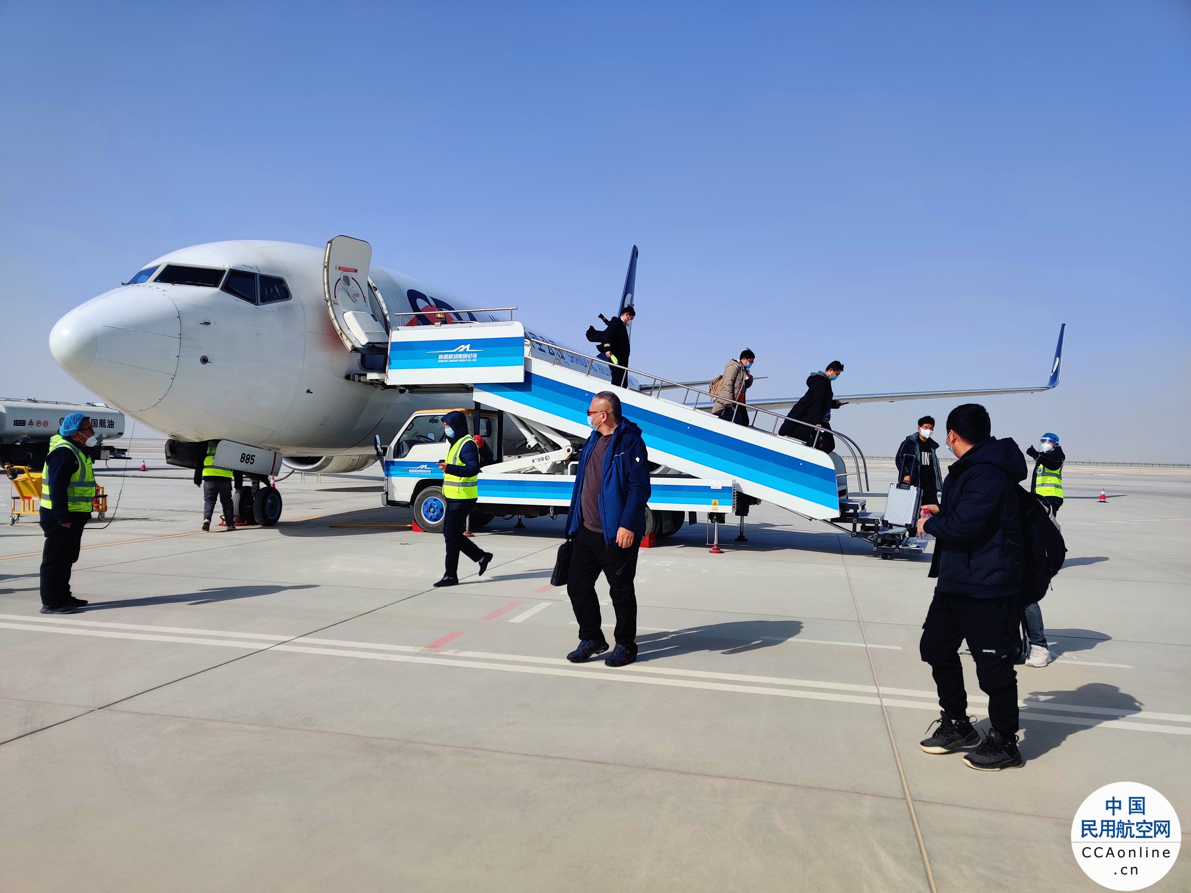 若羌机场恢复乌鲁木齐-若羌-郑州航线，助力节后返程高峰
