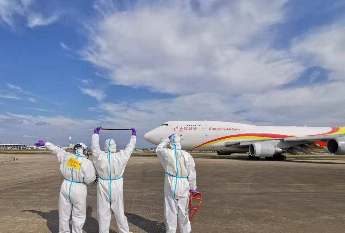 黨員先行，措施升級，金鵬航空齊心“守滬”