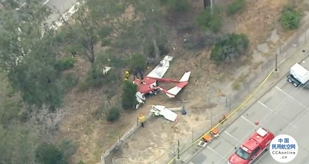 美国南加州一架轻型飞机坠毁，飞行员遇难